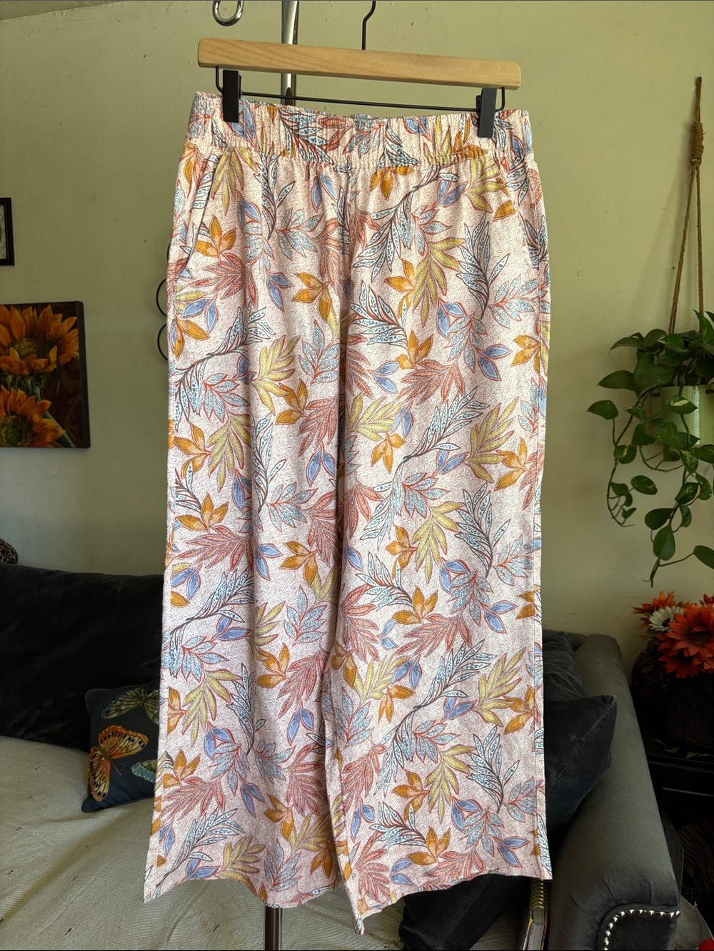 Wide Leg 100% Linen Tropical Print Pull On Pants 
Pockets Size M